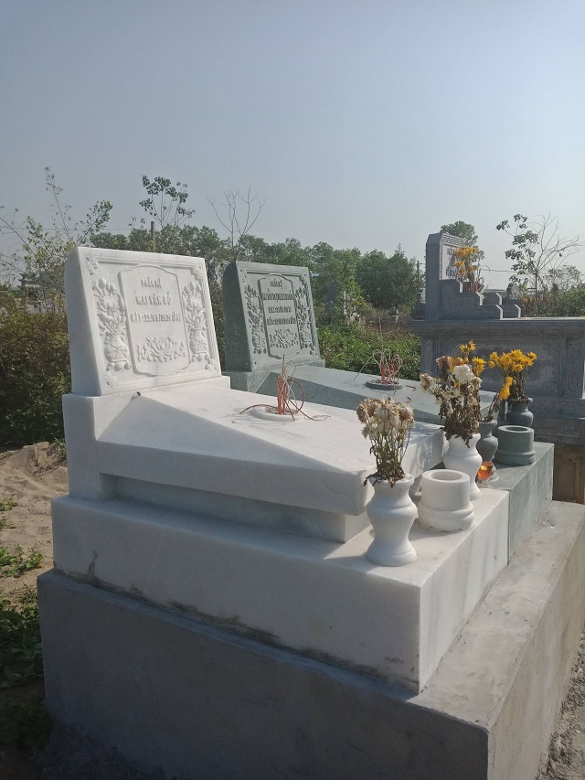 Mẫu mộ đá tam cấp 02