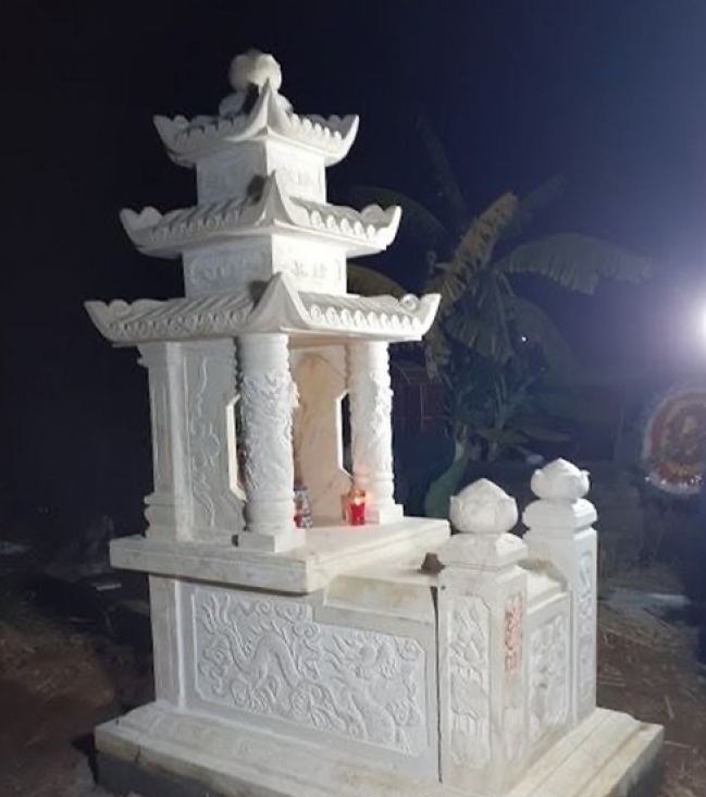 Mẫu mộ ba mái bằng đá trắng kích thước 127 x 69 cm