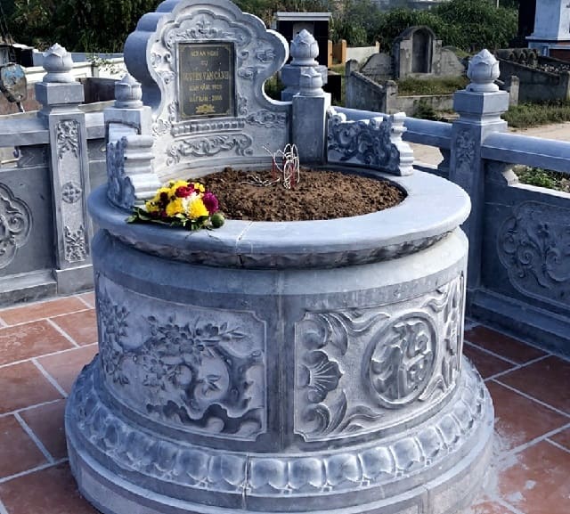 Mẫu mộ tròn đẹp kích thước nhỏ bằng đá xanh đen