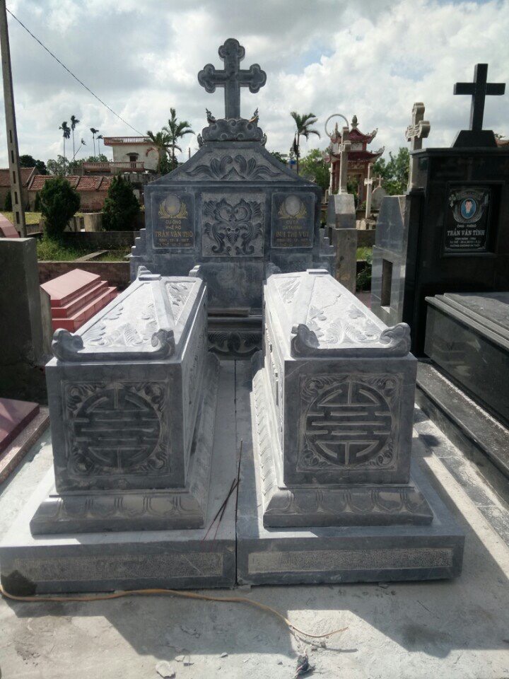 Mộ đá đôi Công Giáo không liền