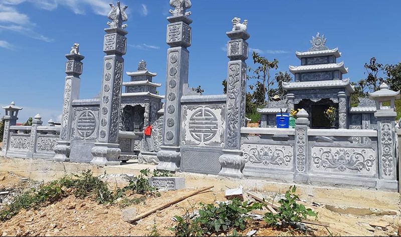 Khu lăng mộ tại Dương Kinh - Hải Phòng