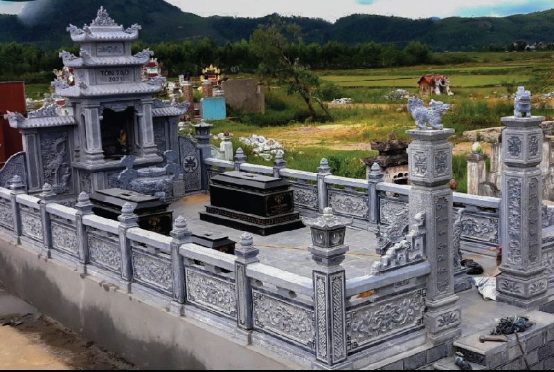 Lăng mộ đá xanh đen tại Hải An - Hải Phòng