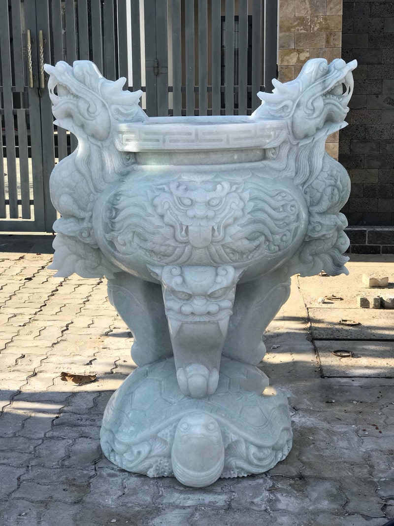 Lư hương đá trắng đế rùa tai rồng Lư hương đá trắng đế rùa tai rồng